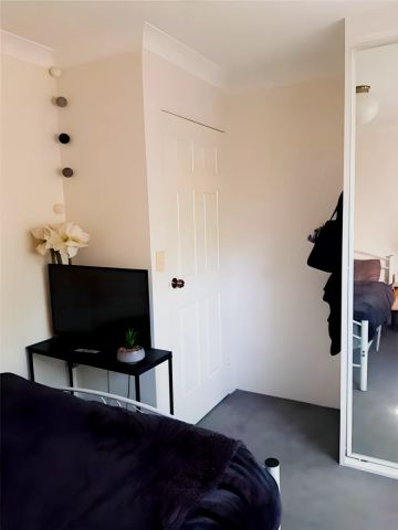 3 bed 2 bath - Photo 4