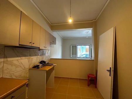 Ανακαινισμένο ισόγειο διαμέρισμα 52 τ.μ. με κήπο και χαμηλά κοινόχρηστα στην Παλατιανή Ιλίου, € 500, 52 τ.μ. - Photo 2