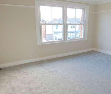 Reginald Road, Northwood, HA6 - Photo 3