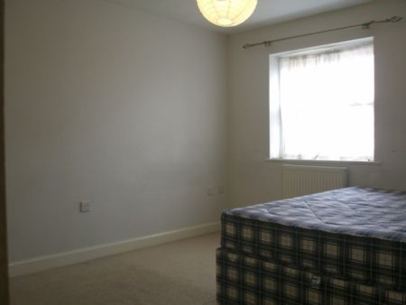 2 Bed - Hythe - Photo 4