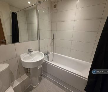 4 bedroom terraced house to rent - Photo 6