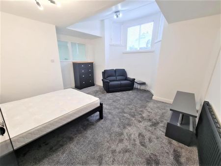Studio to rent - Photo 5