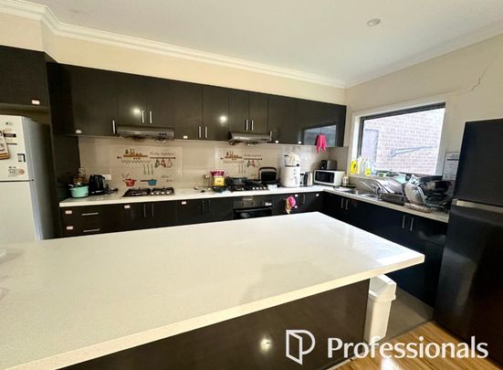 Fully Furnished Ensuite Room with All Bills Included - Photo 1