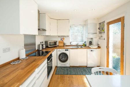 4 bedroom terraced house to rent - Photo 4