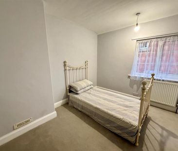 2 bedroom semi-detached house to rent - Photo 4