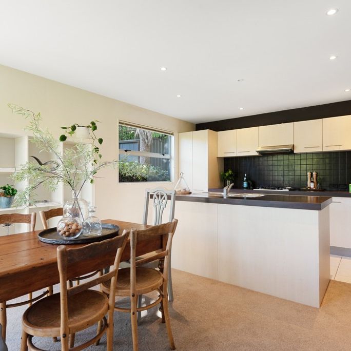 Classic Design – Contemporary Comfort - Photo 1