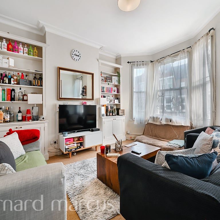 Elspeth Road, . - Photo 1