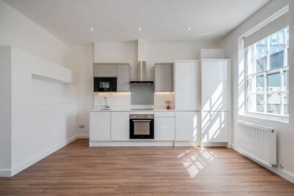 Studio to rent - Photo 1
