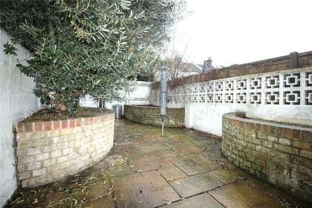 Alfred Road, Gravesend, Kent, DA11 - Photo 2