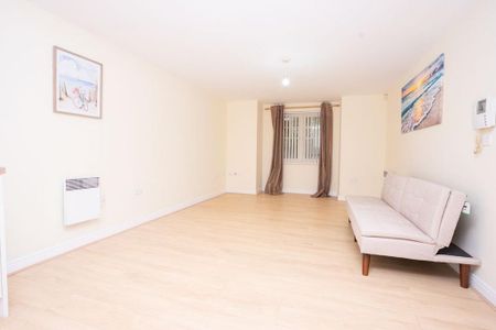 2 bedroom apartment to rent - Photo 3