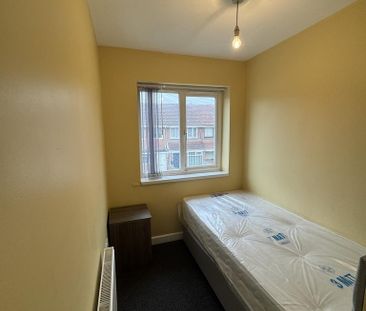 3 bedroom end of terrace house to rent - Photo 5