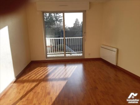 LOCATION APPARTEMENT T3- MAYENNE, deux chambres avec balcon, parking couvert et cave. - Photo 2