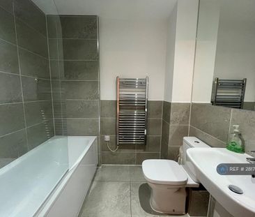 1 bedroom flat to rent - Photo 6