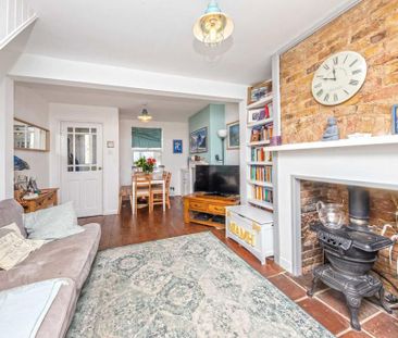 2 bedroom terraced house to rent - Photo 2