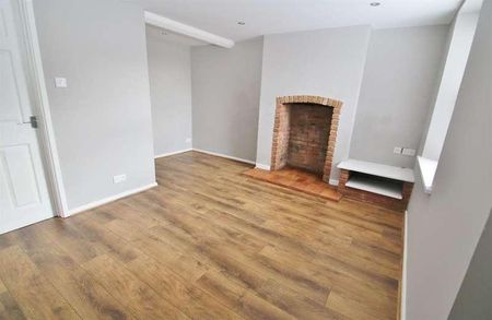 Tanglewood, New Road, Blakeney, GL15 - Photo 2