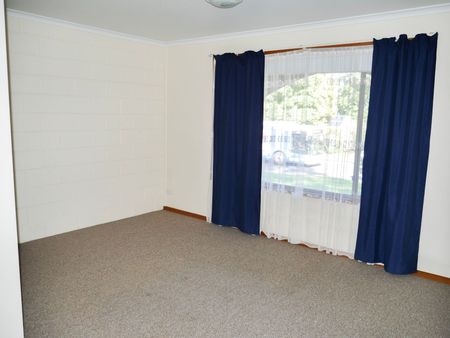 NEAT AND TIDY 2 BEDROOM UNIT - Photo 3
