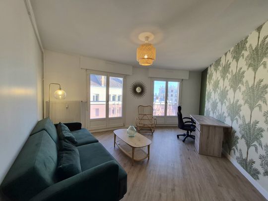 Reims Hyper centre ville type 2 meublé avec balcon - Photo 1