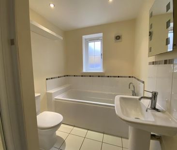 1 bedroom Flat To Let - Photo 4