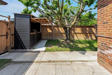 For Lease - 290 Westmount Avenue Unit# Lower, Toronto, Ontario - Photo 3