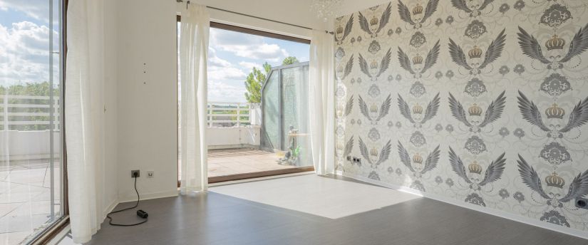 Randgebiet Düsseldorf: Wunderschöne 2,5 Zimmer-Penthousewohnung mit umlaufender Dachterrasse! - Foto 1