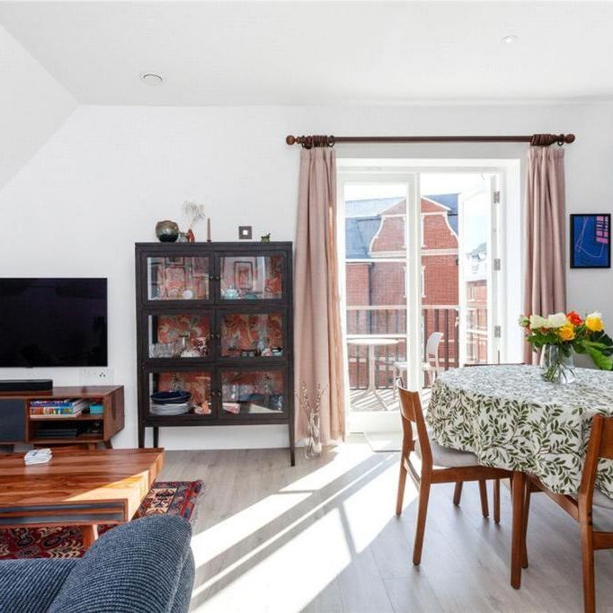 3 bedroom flat to rent - Photo 1