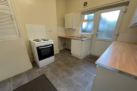 Imperial Road, NG9 1FB - Photo 3