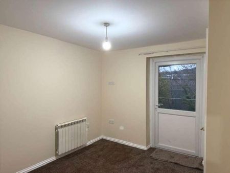 West Wycombe Road, High Wycombe, HP12 - Photo 3