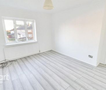 3 bedroom end of terrace house to rent - Photo 6