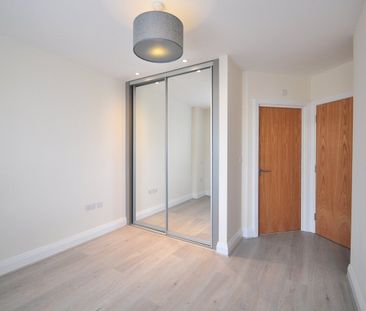 2 bedroom Flat in Kestrel Court, Maidenhead - Photo 5
