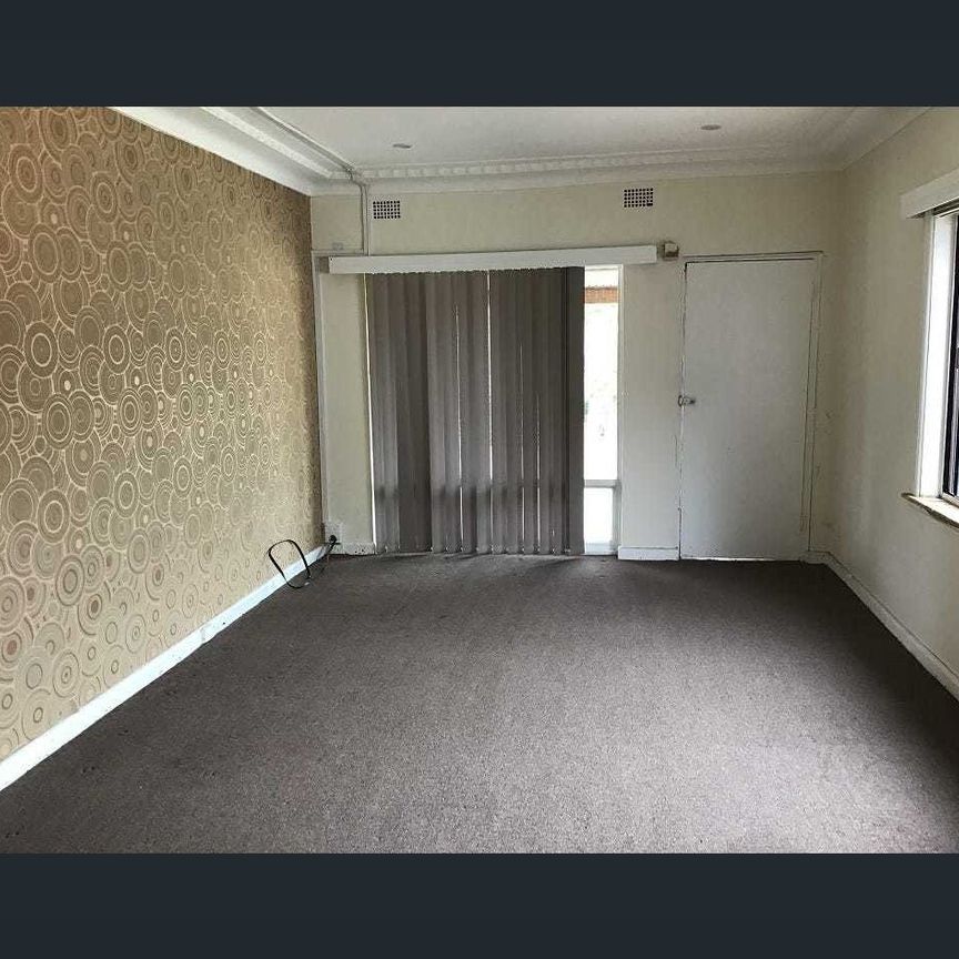 Conveniently Located One-Bedroom Apartment - Photo 1