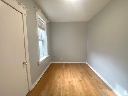 $1,950 / 2 br / 1 ba / 900 sqft 2BR Apartment Unit in Hamilton - Photo 3