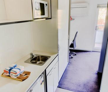 Medium 1 Bedroom with balcony style 1 - Photo 6