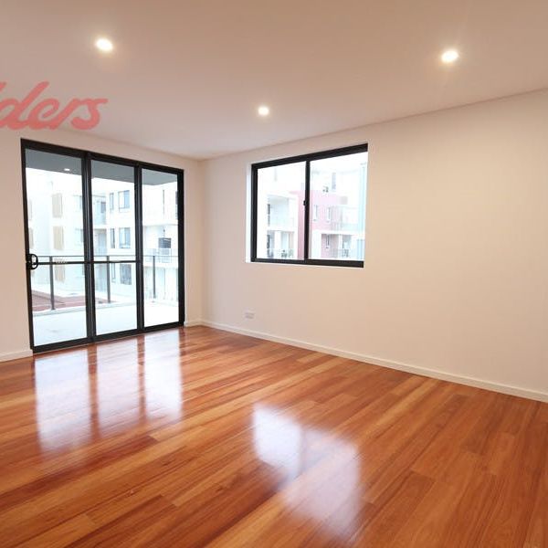 Modem 2 Bedroom Apartment In Central Position - Photo 1