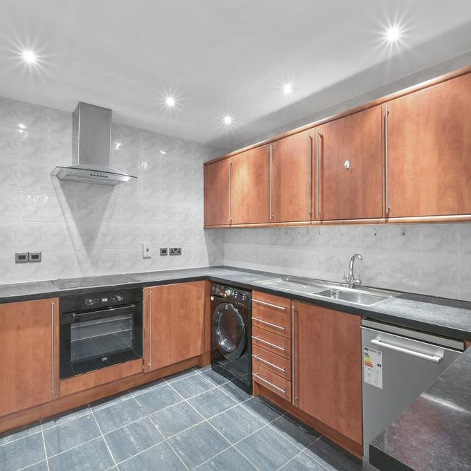 2 bedroom flat to rent - Photo 1