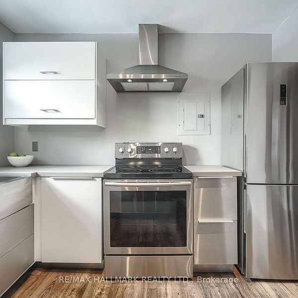 For Lease - 6 Thirty First Street Unit# UPPER, Toronto, Ontario - Photo 1