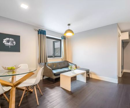 Grande Apartment - Photo 2