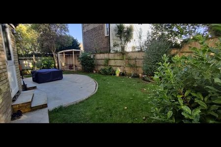 Room in a Shared Flat, London, NW3 - Photo 2