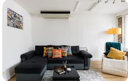 Studio Flat, Old Compton Street, W1D - Photo 2