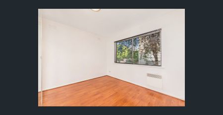 CENTRAL LOCATION CLOSE TO STATION AND SHOPS - Photo 2