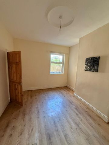 4 bedroom terraced house to rent - Photo 2