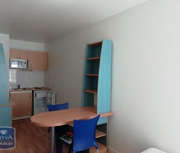 Location Appartement 1 pièce 22m² LA ROCHE SUR YON 85000 - Photo 3
