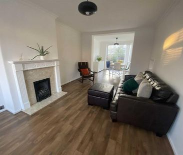 3 bedroom semi-detached house to rent - Photo 6