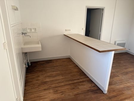 Location Appartement 3 pièces 66m² VIVONNE 86370 - Photo 4