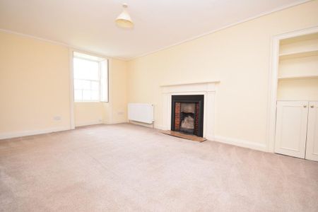 4 bedroom detached house to rent - Photo 4