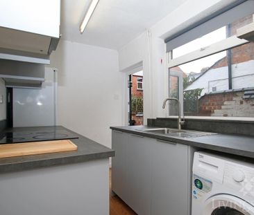 3 bedroom terraced house to rent - Photo 5