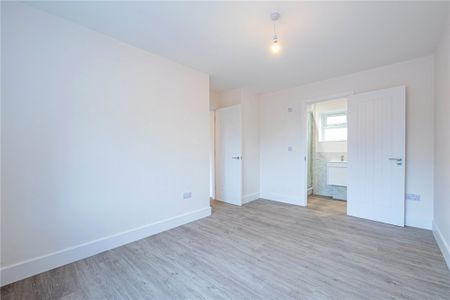 2 bed Ground Floor Flat for rent - Photo 2