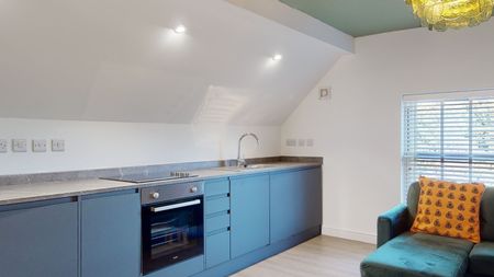 65 Forest Road Flat 5 - Photo 2