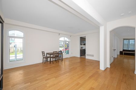 For Lease - 8 Dougherty Court, Hamilton, Ontario - Photo 4