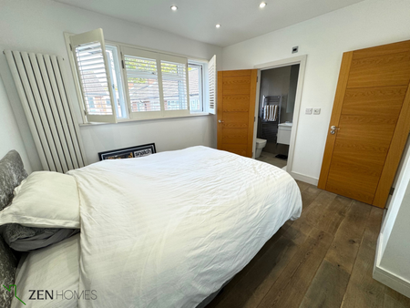 3 bedroom flat to rent - Photo 3