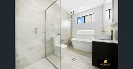 Near New 5 Bedroom House In The Heart Of Canley Heights - Photo 5